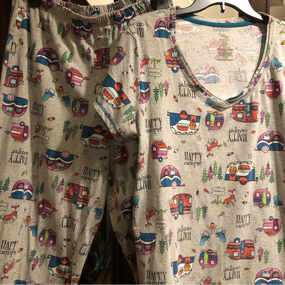 Secret Treasures 2 Piece Capri Style Pajama Set with Colorful Camper Print